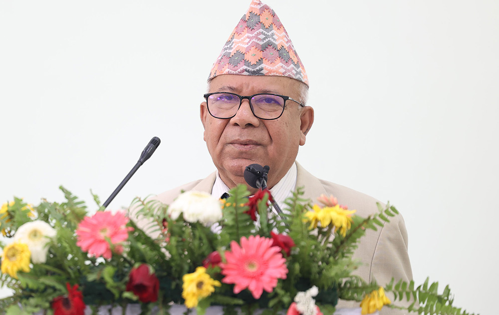 कांग्रेसलाई वर्ग शत्रु ठानेर अगाडि बढे पार्टी सकिन्छ: अध्यक्ष नेपाल